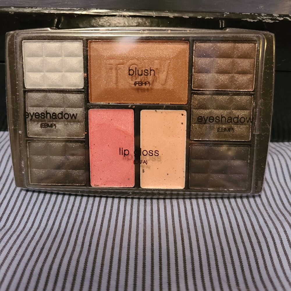 Beauty Runway Makeup Combo